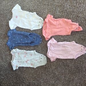 Bundle of 5 newborn onesies!